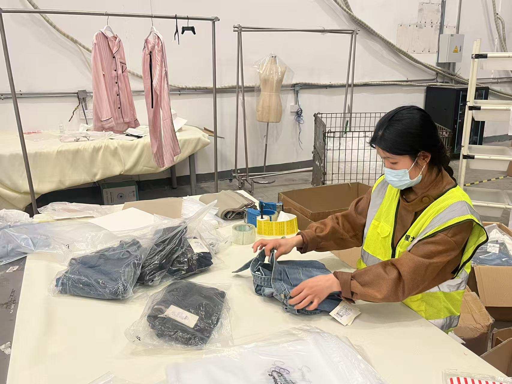 专注服装电商仓库出租，获中国仓储服务金牌企业等多项认证