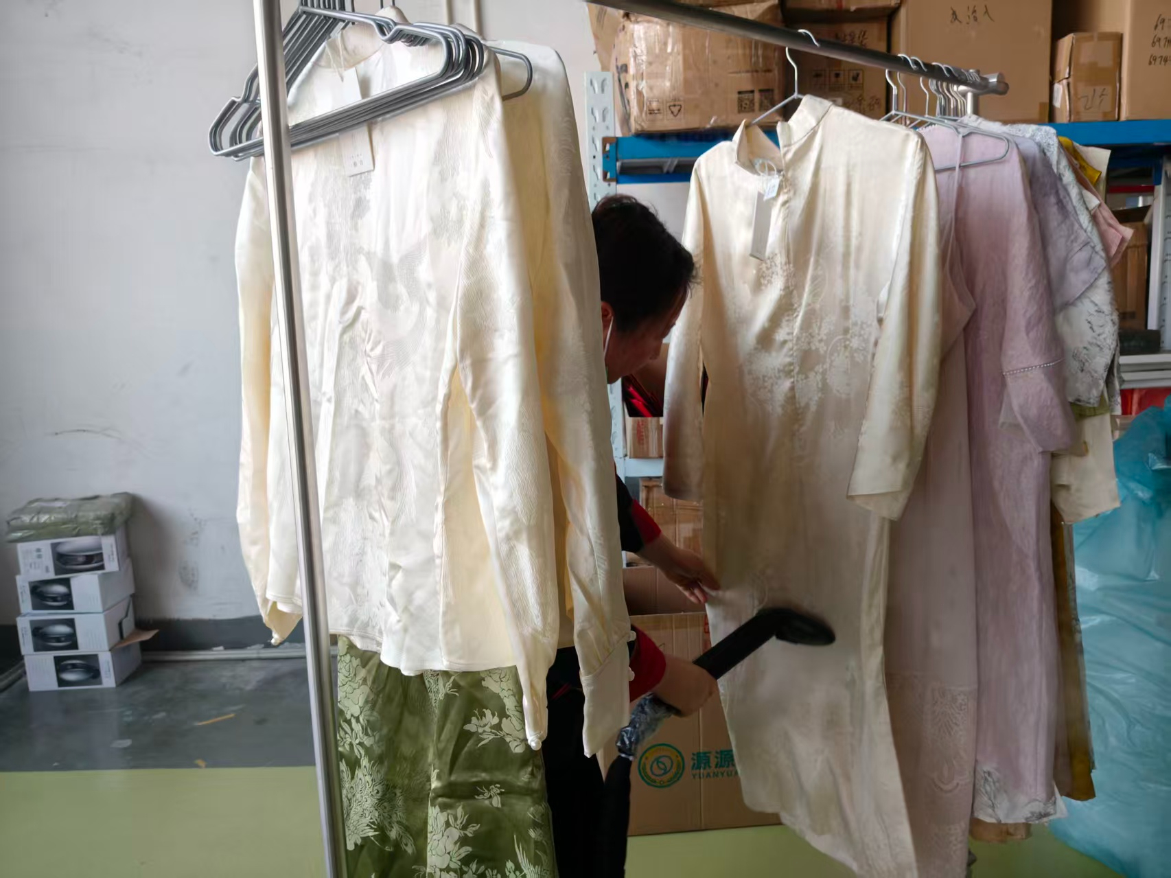 服装电商仓储的“柔性革命”：星力云仓如何打通全链路，破解SKU与退货难题